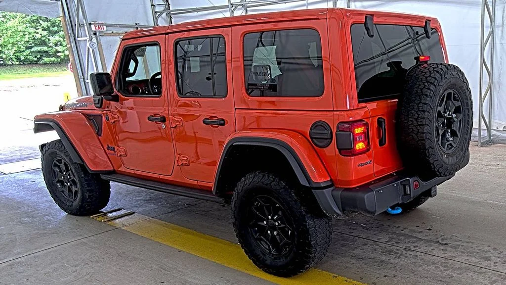 Used 2023  Jeep Rubicon 20th Anniversary Edition 4xe image 4