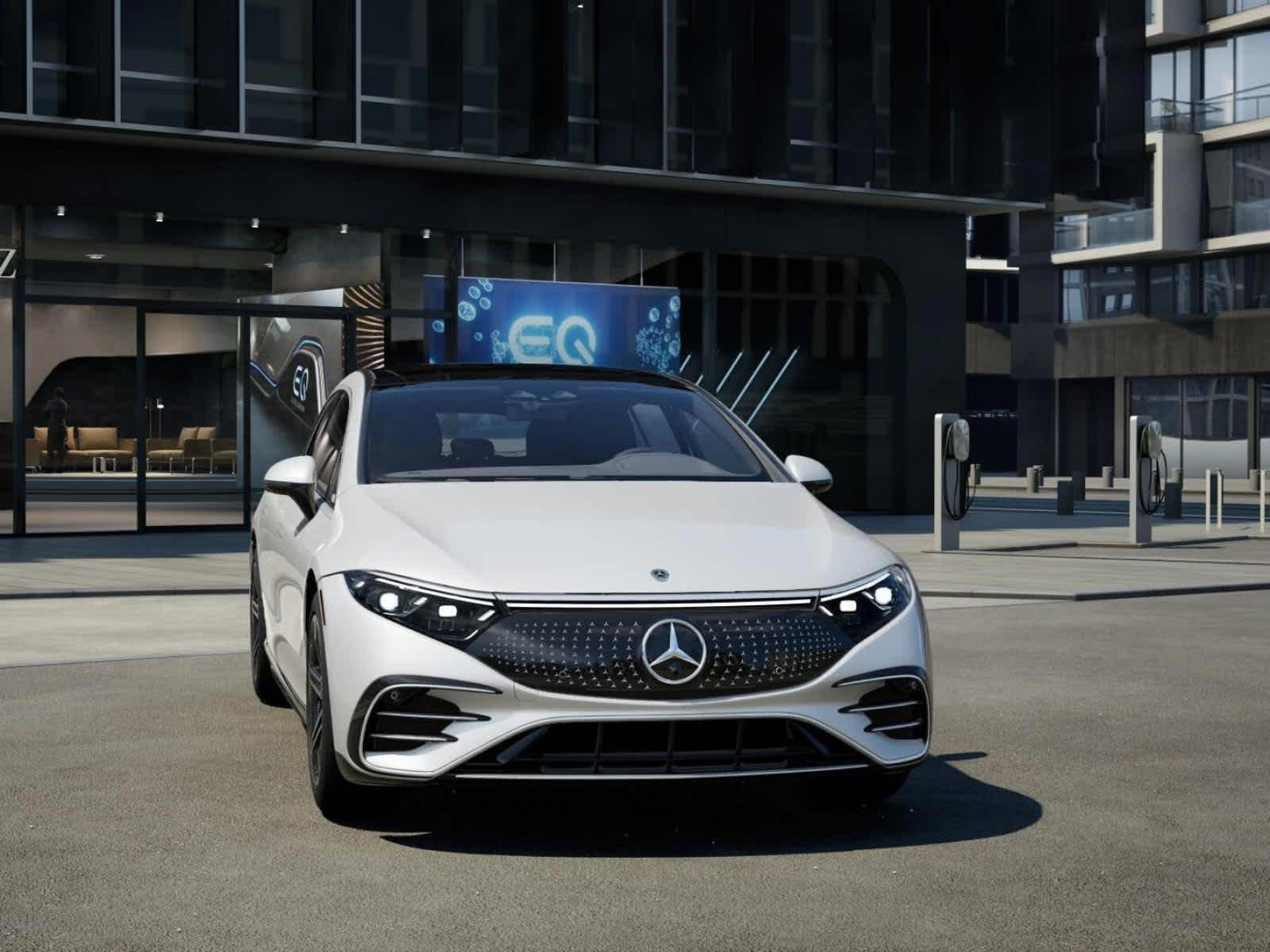 New 2026 MANUFAKTUR Moonlight White Metallic Mercedes-Benz EQS 450+ image 7