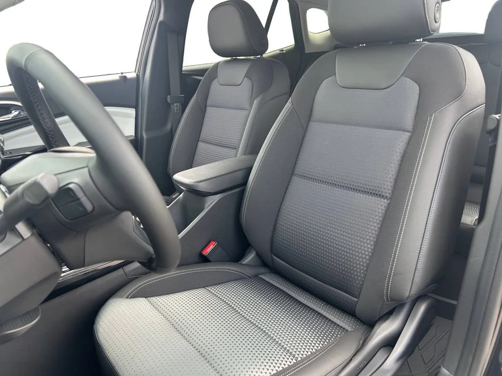 Used 2026 Mosaic Black Metallic Chevrolet LT image 26