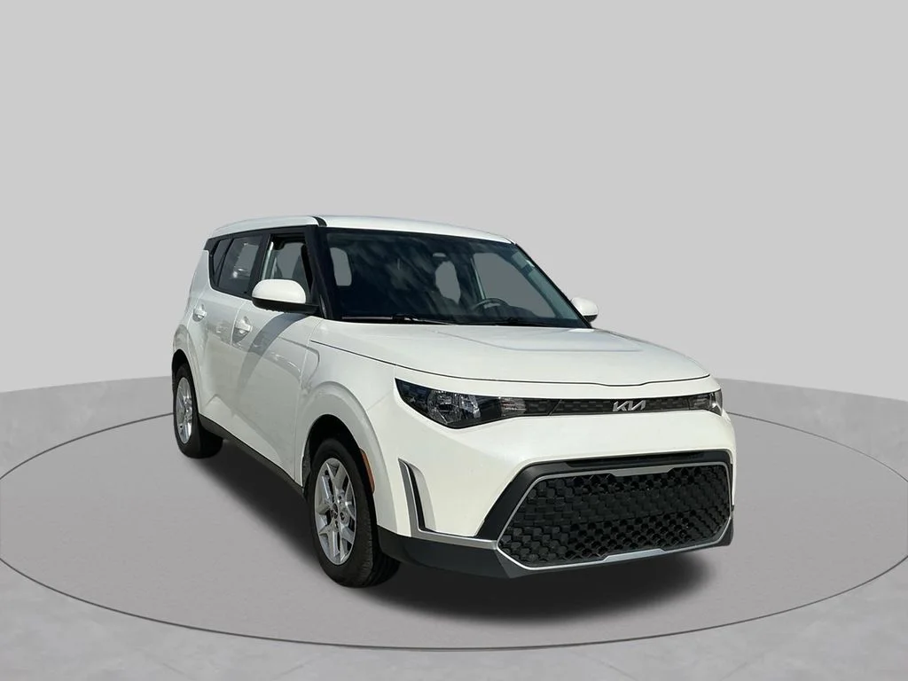 Used 2025 White Kia LX image 17
