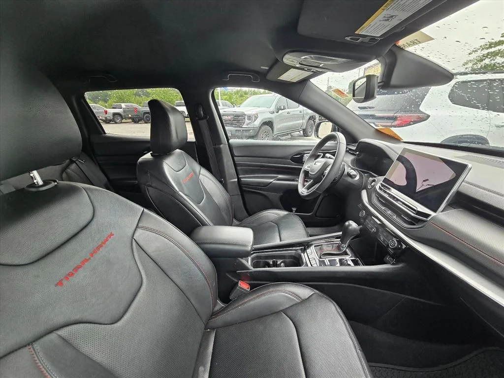 Used 2025 Black Jeep Trailhawk image 7