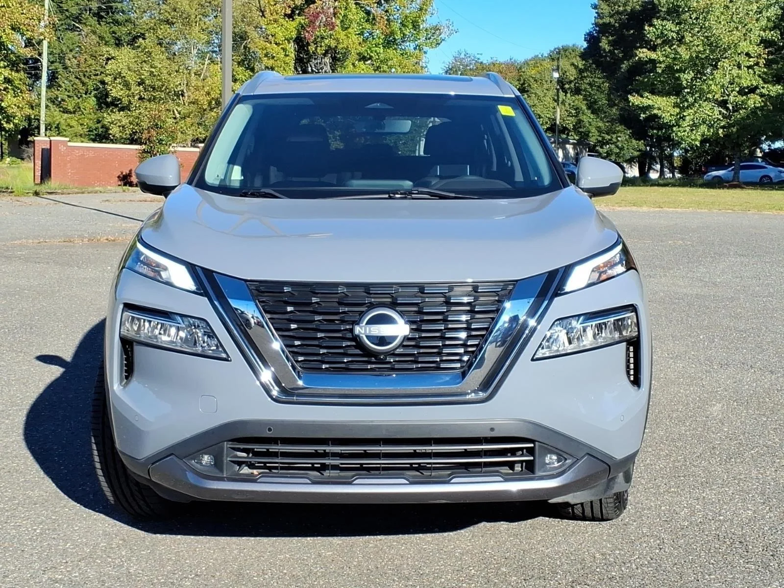 Used 2022 Boulder Gray Pearl Nissan SL image 11