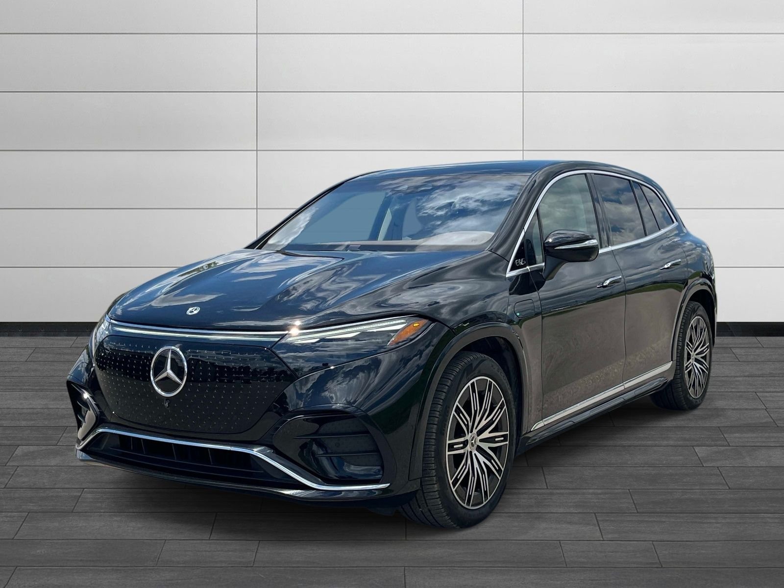 Certified Used 2023 Obsidian Black Metallic Mercedes-Benz 580 image 7