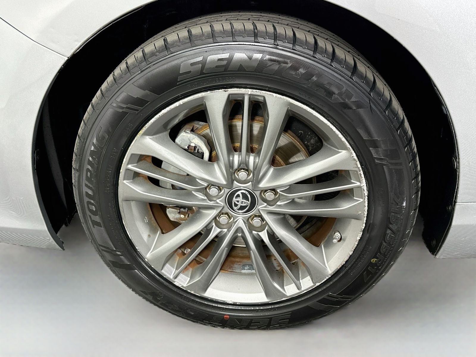 Used 2016 Celestial Silver Metallic Toyota SE image 28