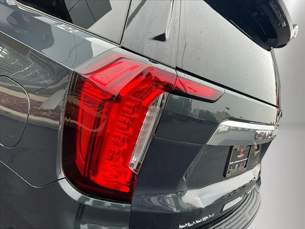 Used 2021 Hunter Green GMC Denali image 22