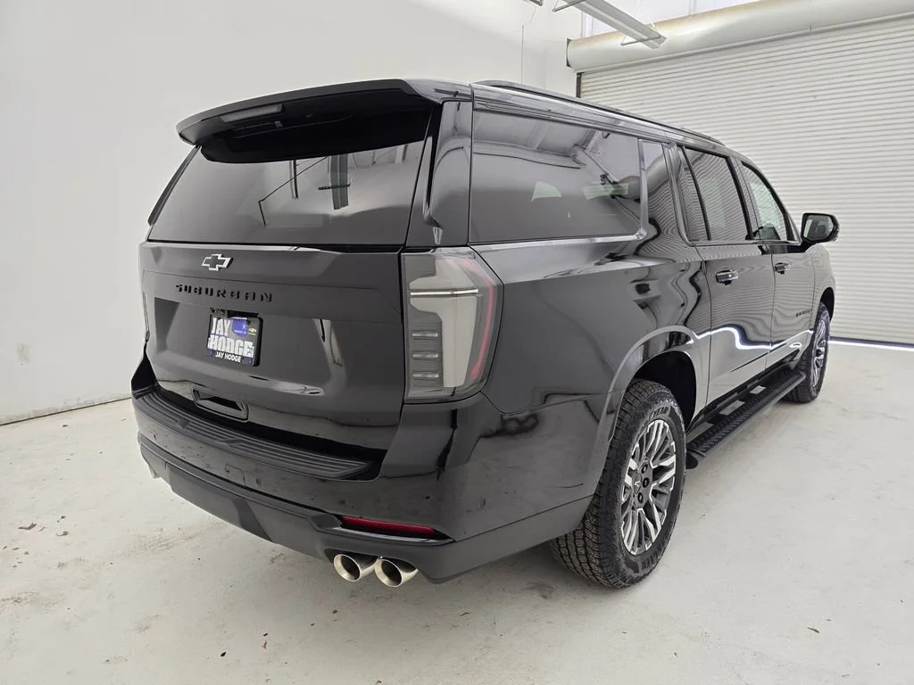 2025 Chevrolet Suburban Z71 - Photo 46