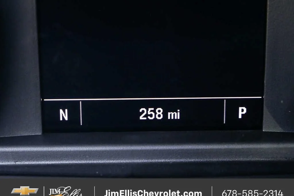 New 2026 Summit White Chevrolet WT image 8