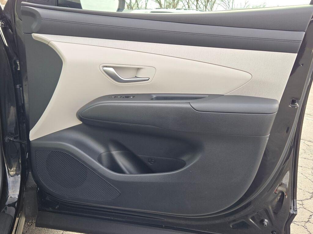 New 2025 Black Hyundai SEL Convenience AWD image 9