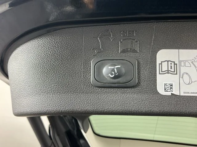 Used 2018 Shadow Black Ford Titanium image 30