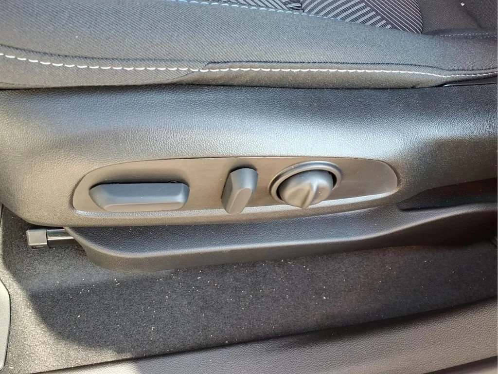 2027 Chevrolet Bolt LT - Photo 18