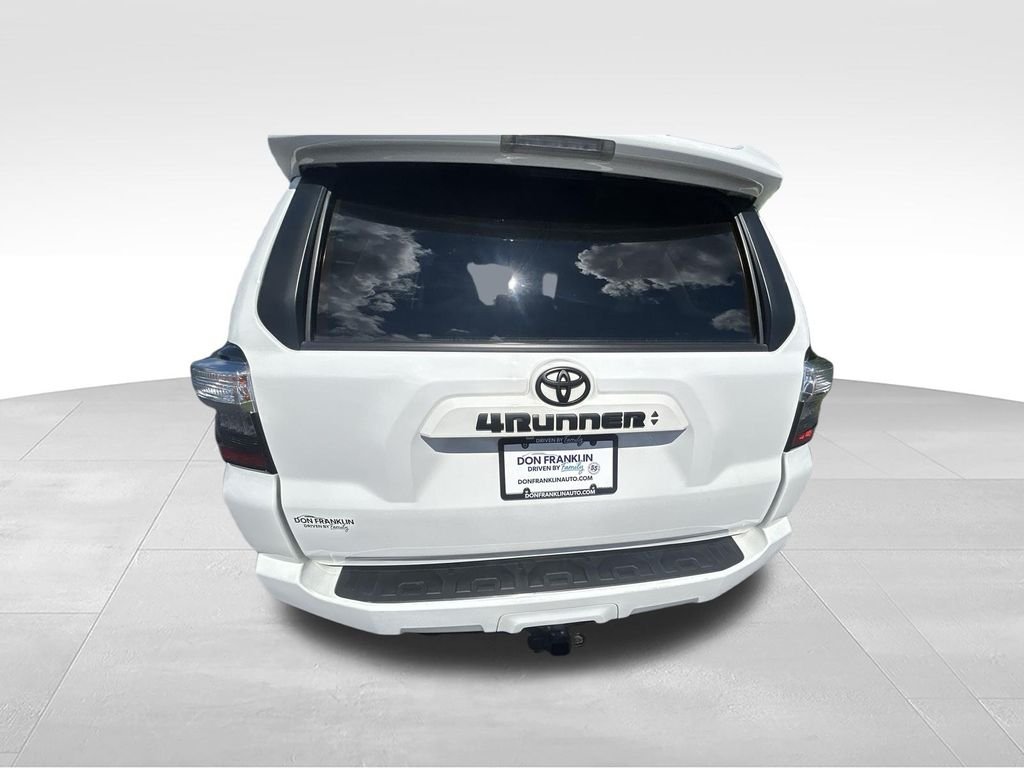 Used 2023 White Toyota SR5 image 29