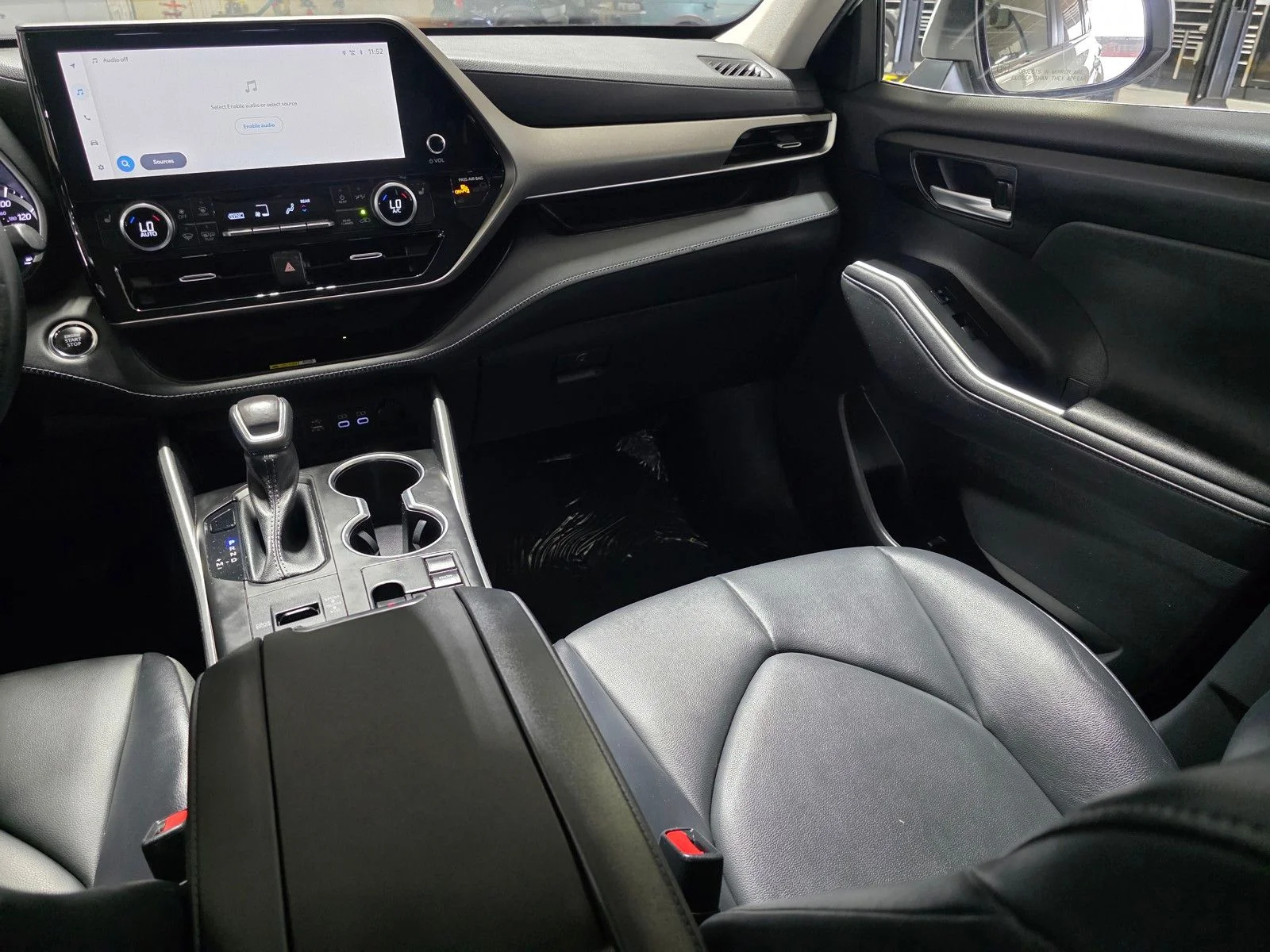 Used 2023 Wind Chill Pearl Toyota XLE image 18