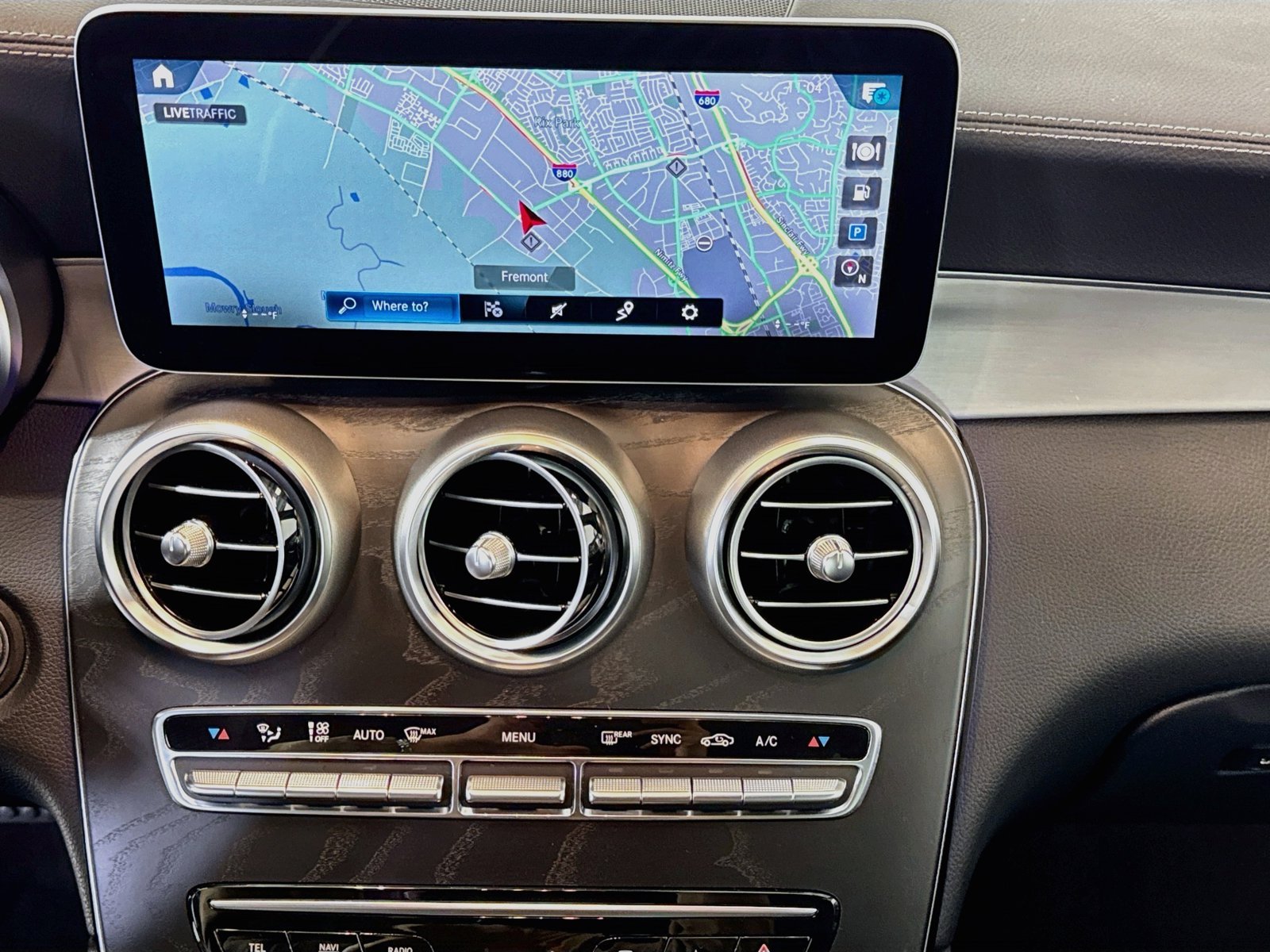 Used 2020 Designo Cardinal Red Metallic Mercedes-Benz AMG® GLC 63 image 17