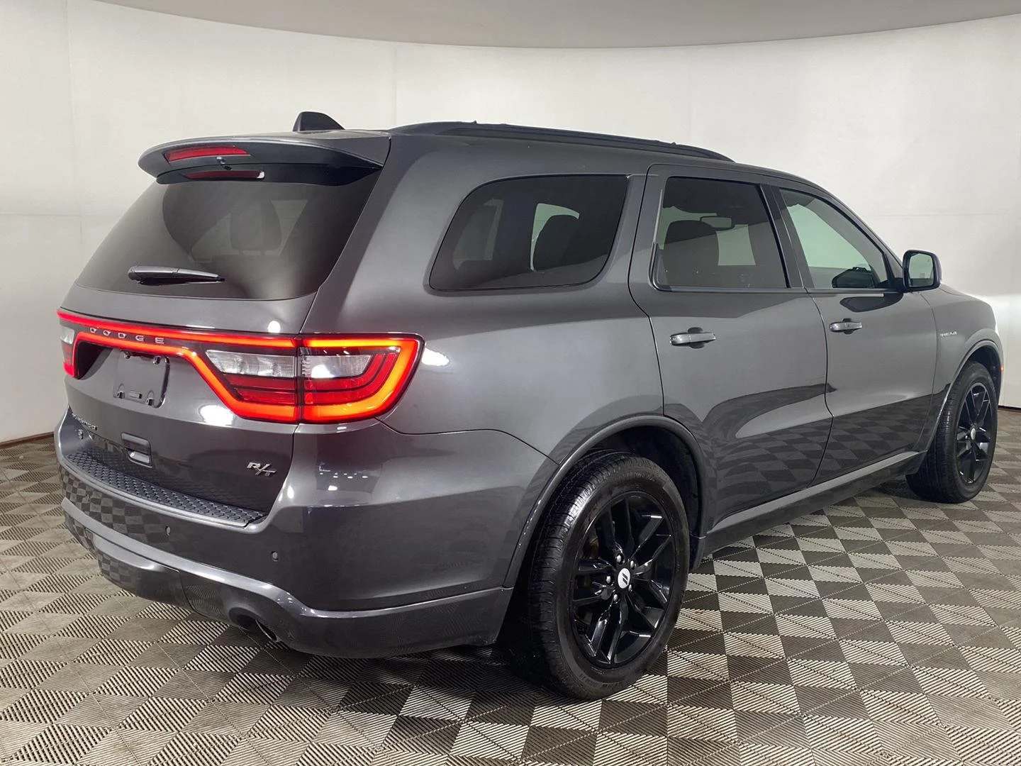 Used 2025 Vapour Grey Dodge R/T image 3