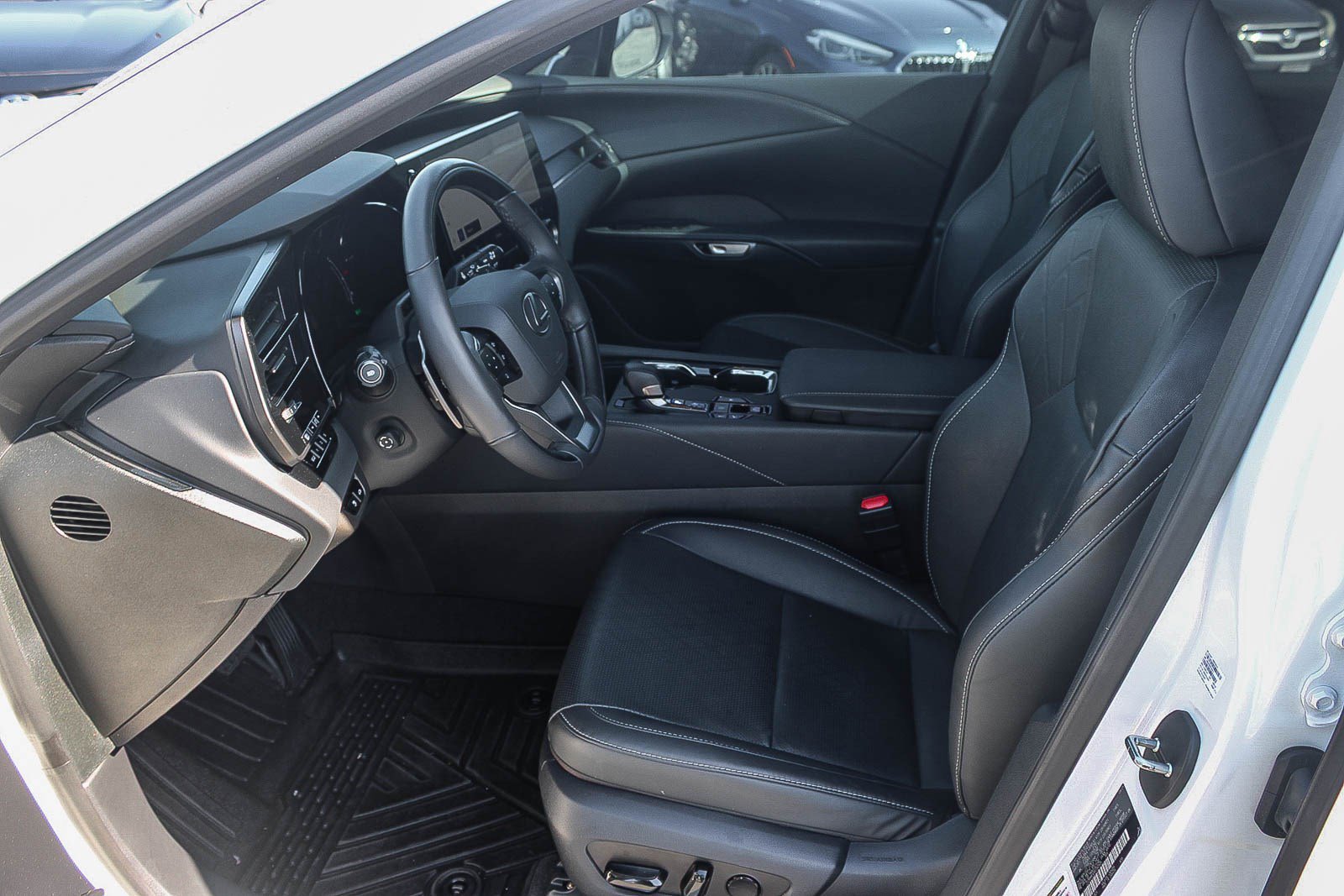 Used 2024 White Pearl Lexus RX 350h Premium Plus image 18