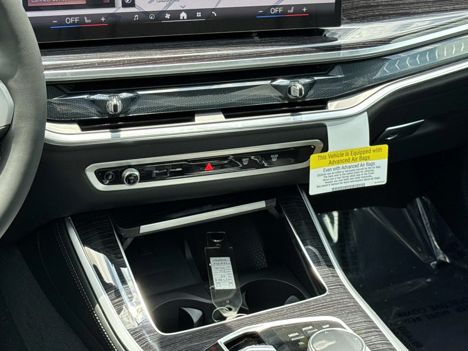 New 2026 Skyscraper Grey Metallic BMW sDrive40i image 10