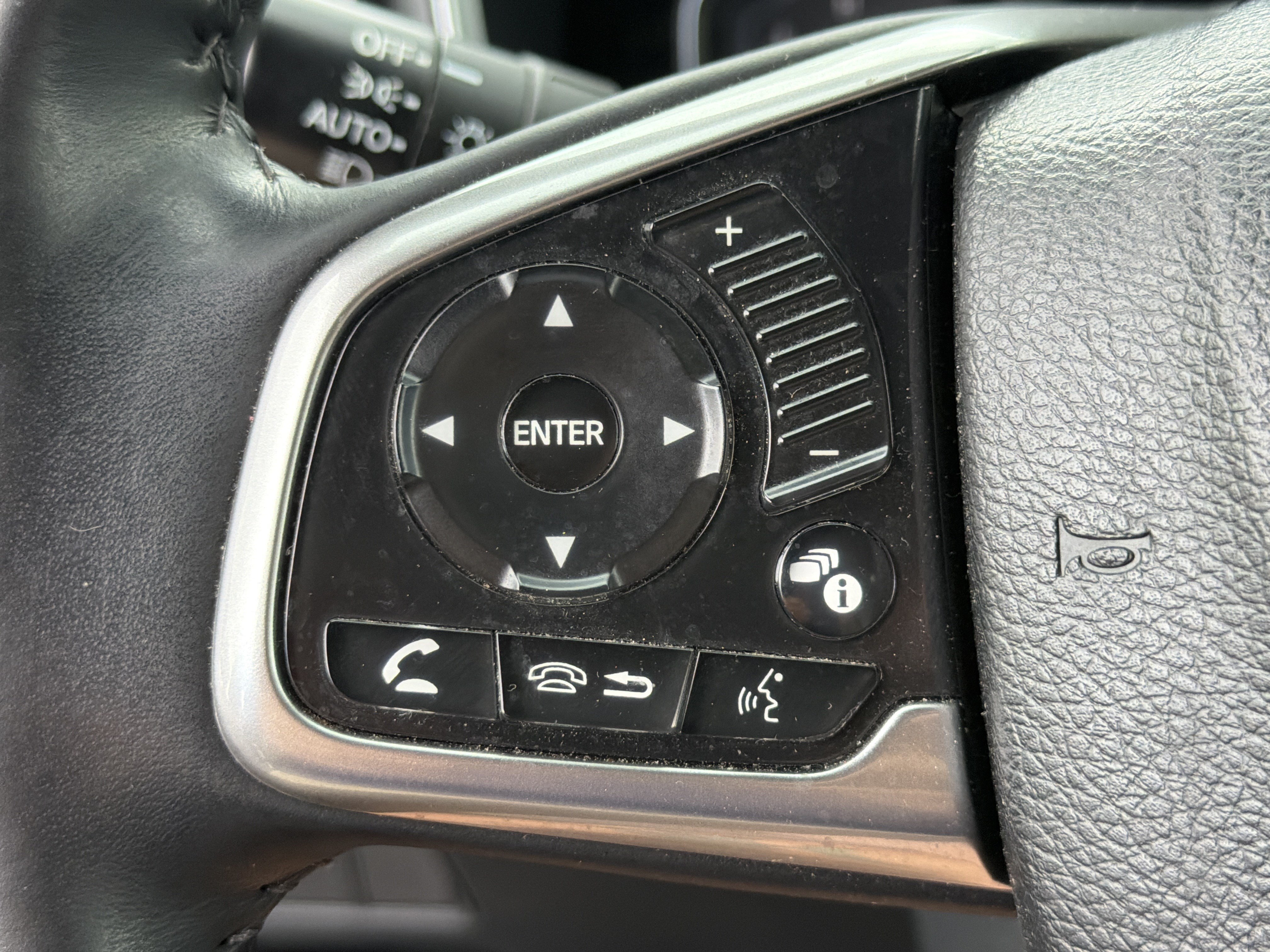Used 2018 Gunmetal Metallic Honda Touring image 17