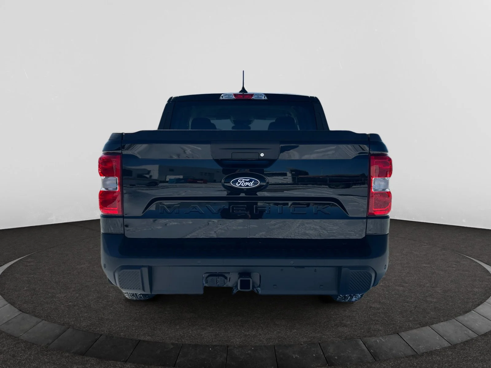 New 2026 Shadow Black Ford XLT image 4