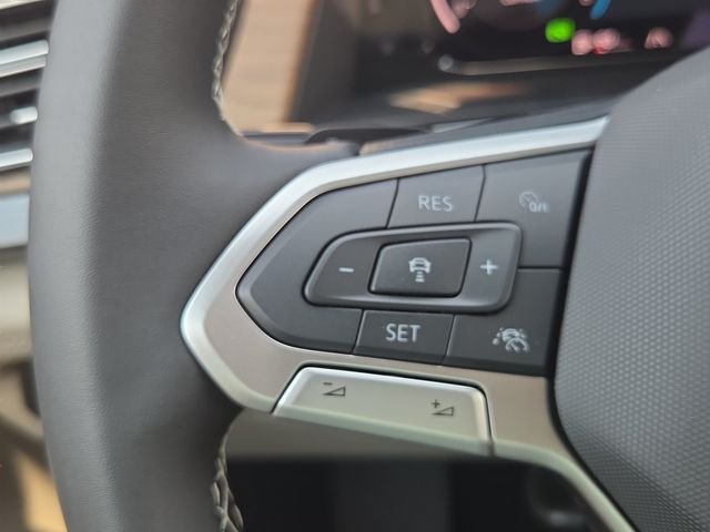 New 2026 Opal White Pearl Volkswagen 2.0T SE image 10
