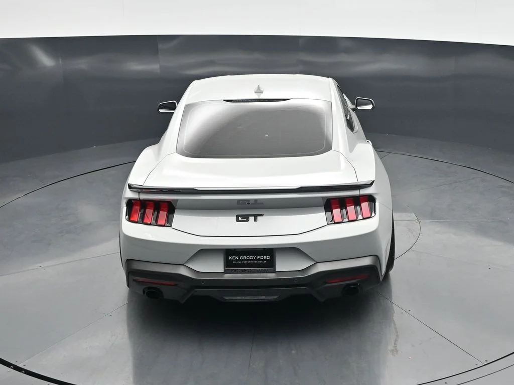 New 2026 Avalanche Gray Ford GT image 37