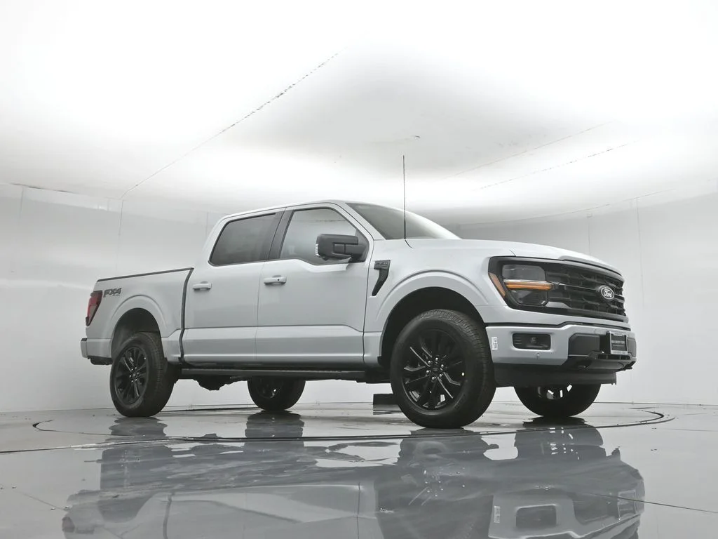 New 2026 Avalanche Ford XLT image 3