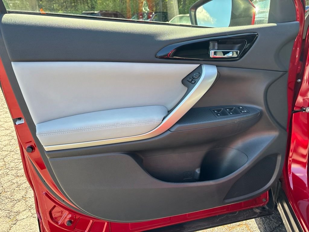 Used 2024 Red Mitsubishi SEL image 13