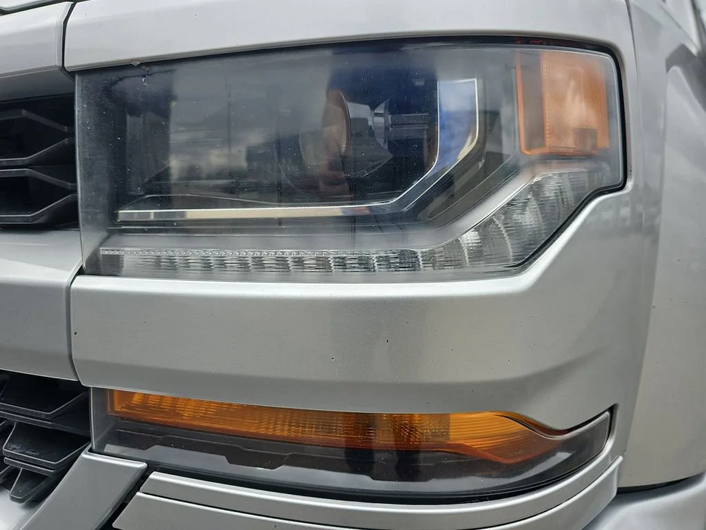 Used 2018 SILVER ICE METALLIC Chevrolet LT image 34