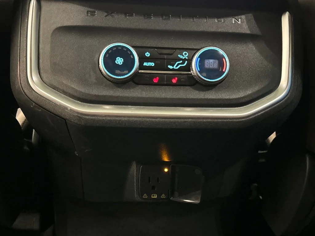 Certified Used 2025 Gray Ford King Ranch image 35