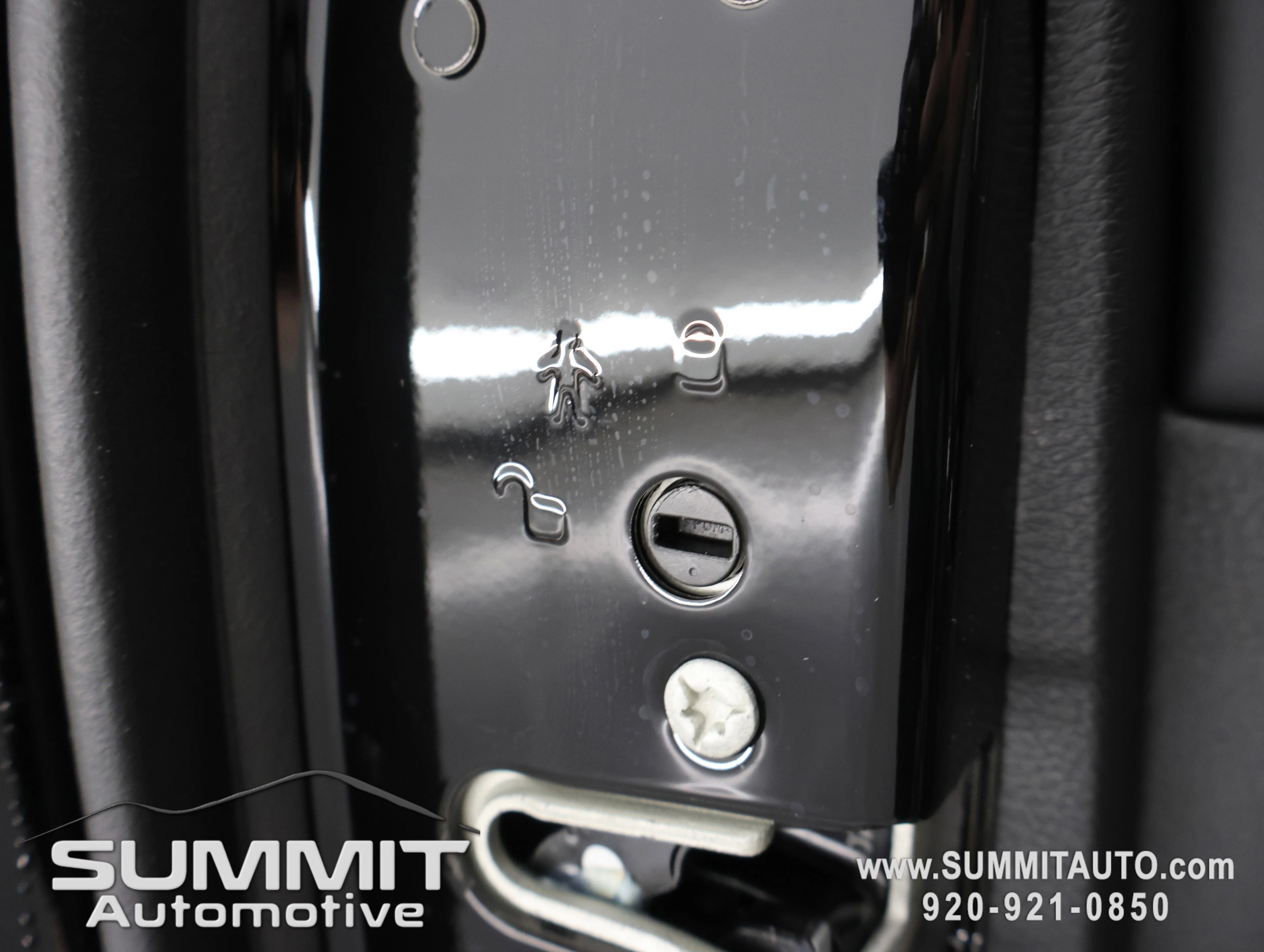 New 2026 High Gloss Black Exterior Paint Jeep Summit Obsidian image 43