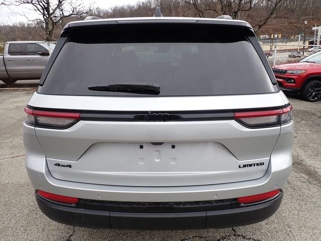 New 2025 Silver Zynith Exterior Paint Jeep Limited image 4