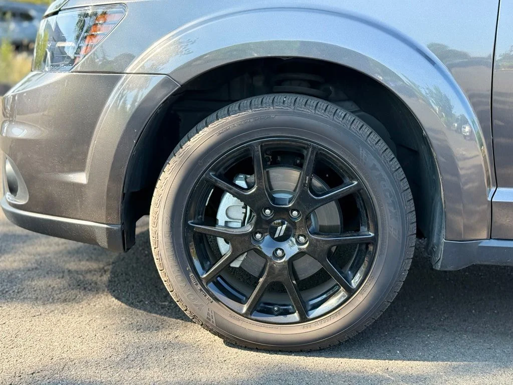 Used 2018 Gray Dodge GT image 9