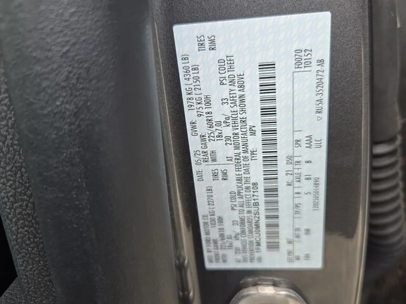 Used 2025 Carbonized Gray Metallic Ford ST-Line image 7