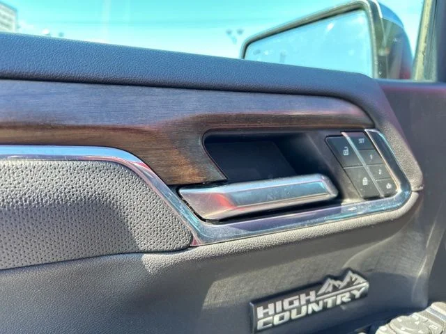 Used 2024 Red Chevrolet High Country image 27