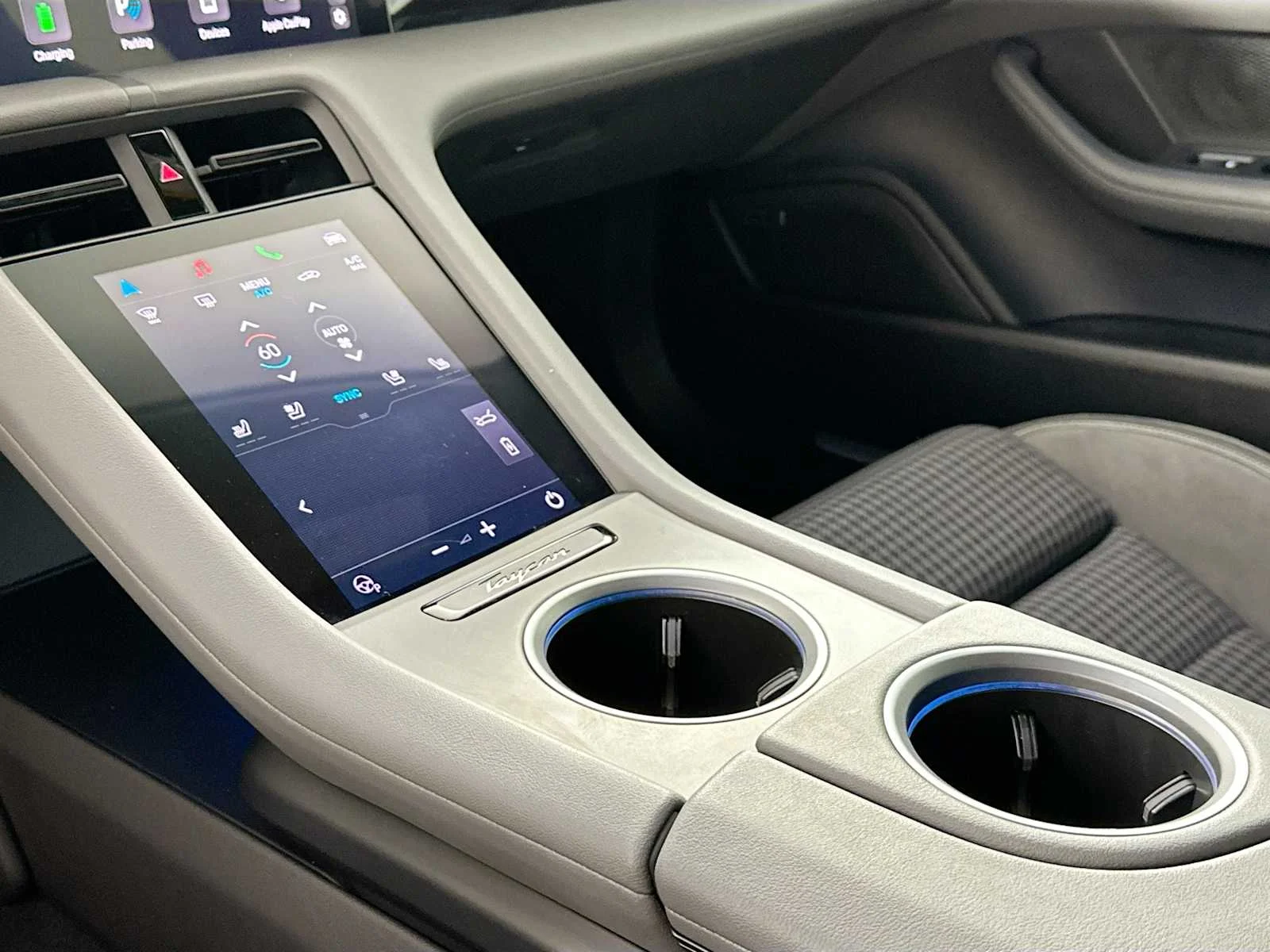 2025 Porsche Taycan Base - Photo 19