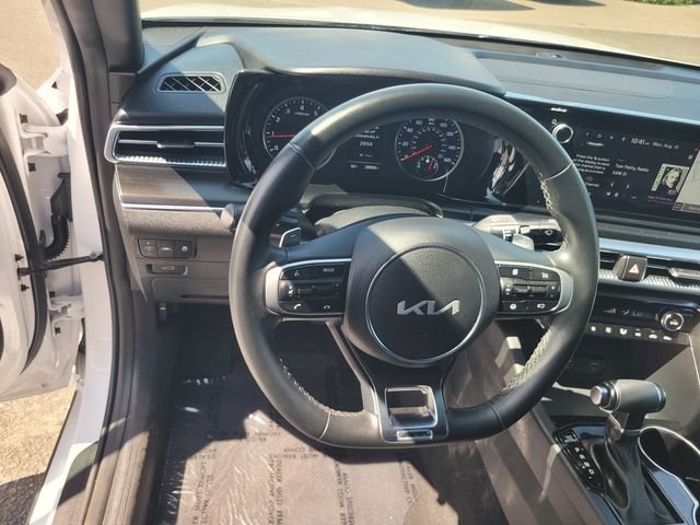 Used 2024 White Kia GT image 30