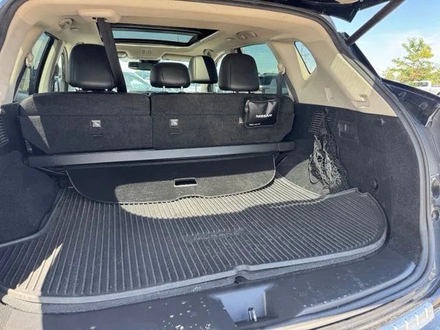 Used 2019 Black Nissan Platinum image 58
