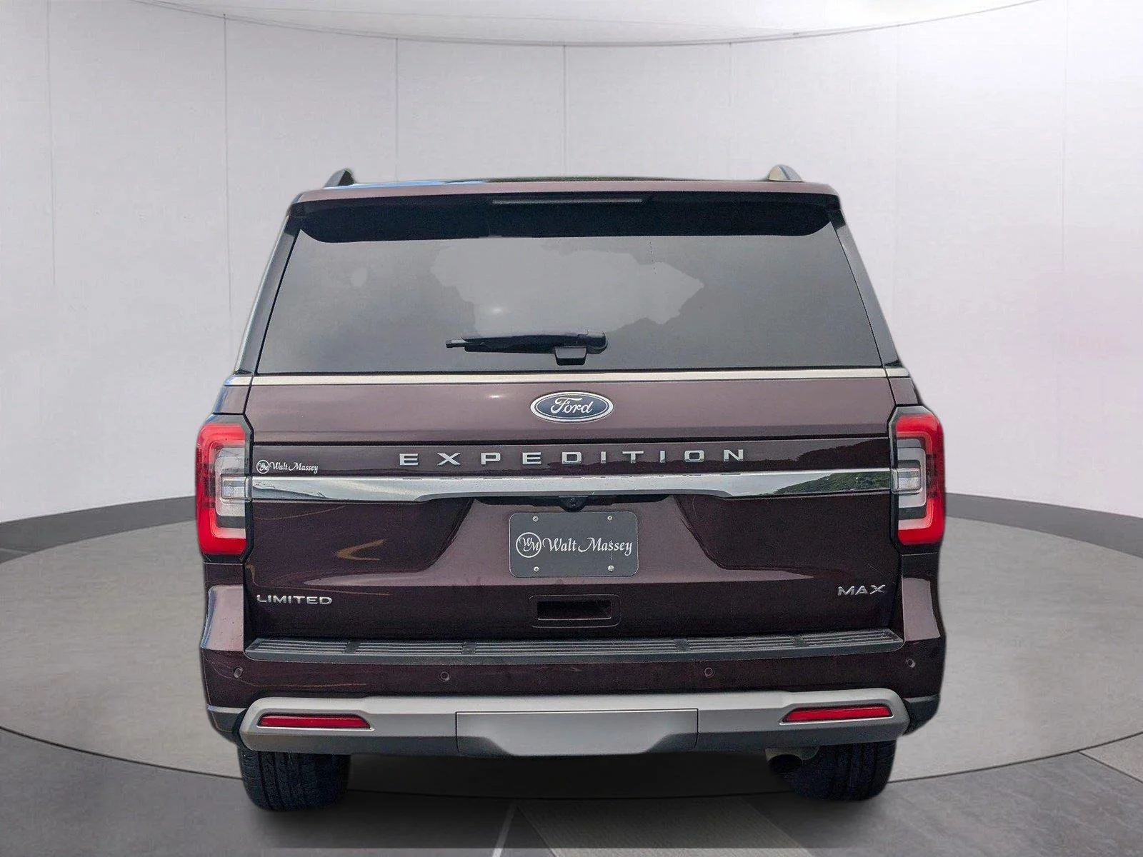 Used 2024 Jewel Red Metallic Tinted Clearcoat Ford Limited image 4