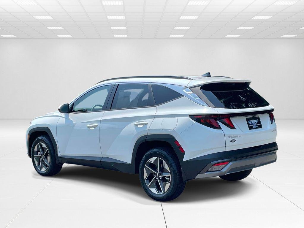 New 2026 White Hyundai SEL AWD image 4