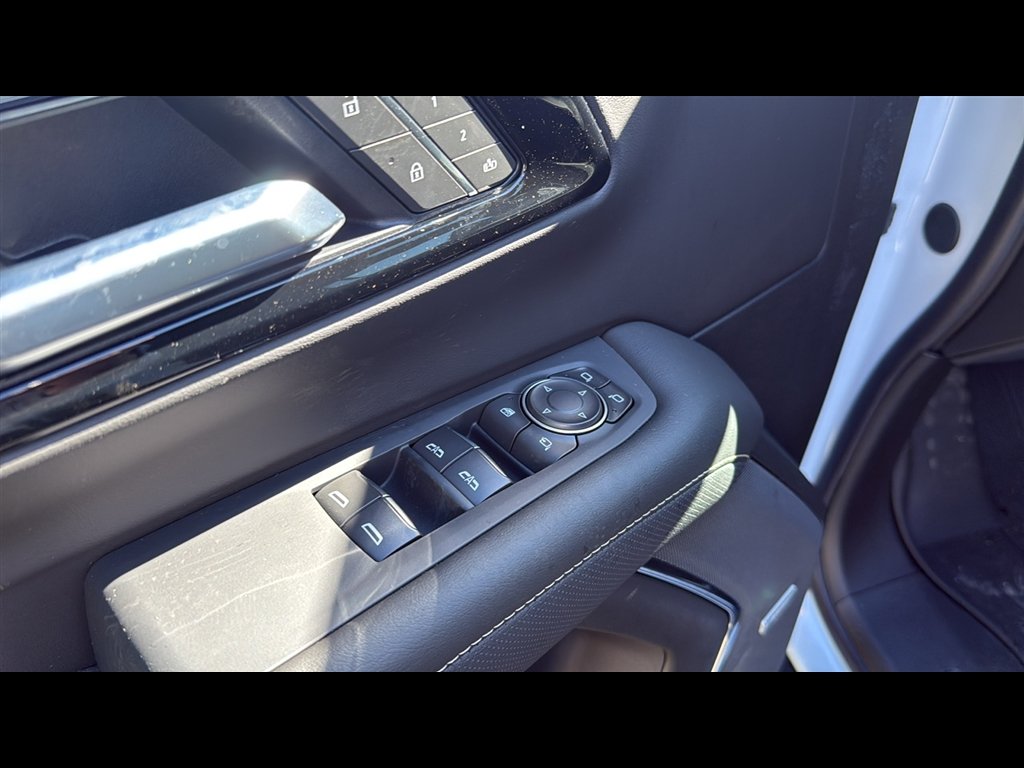 2026 Chevrolet Suburban Premier - Photo 8