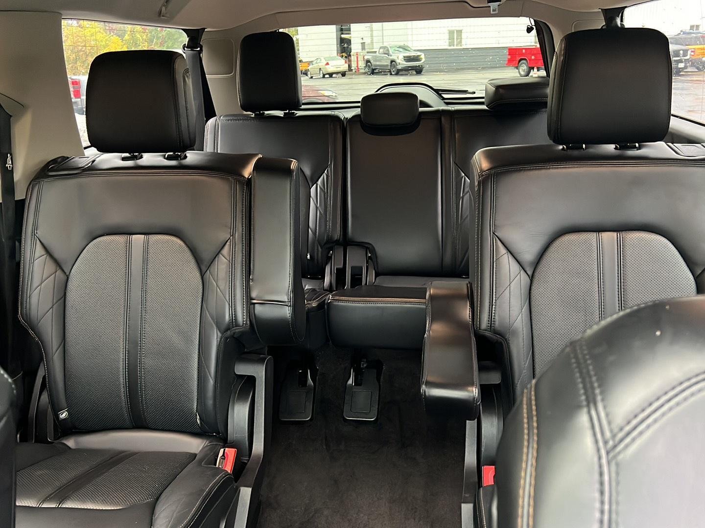 Used 2020 Magnetic Ford Platinum image 32