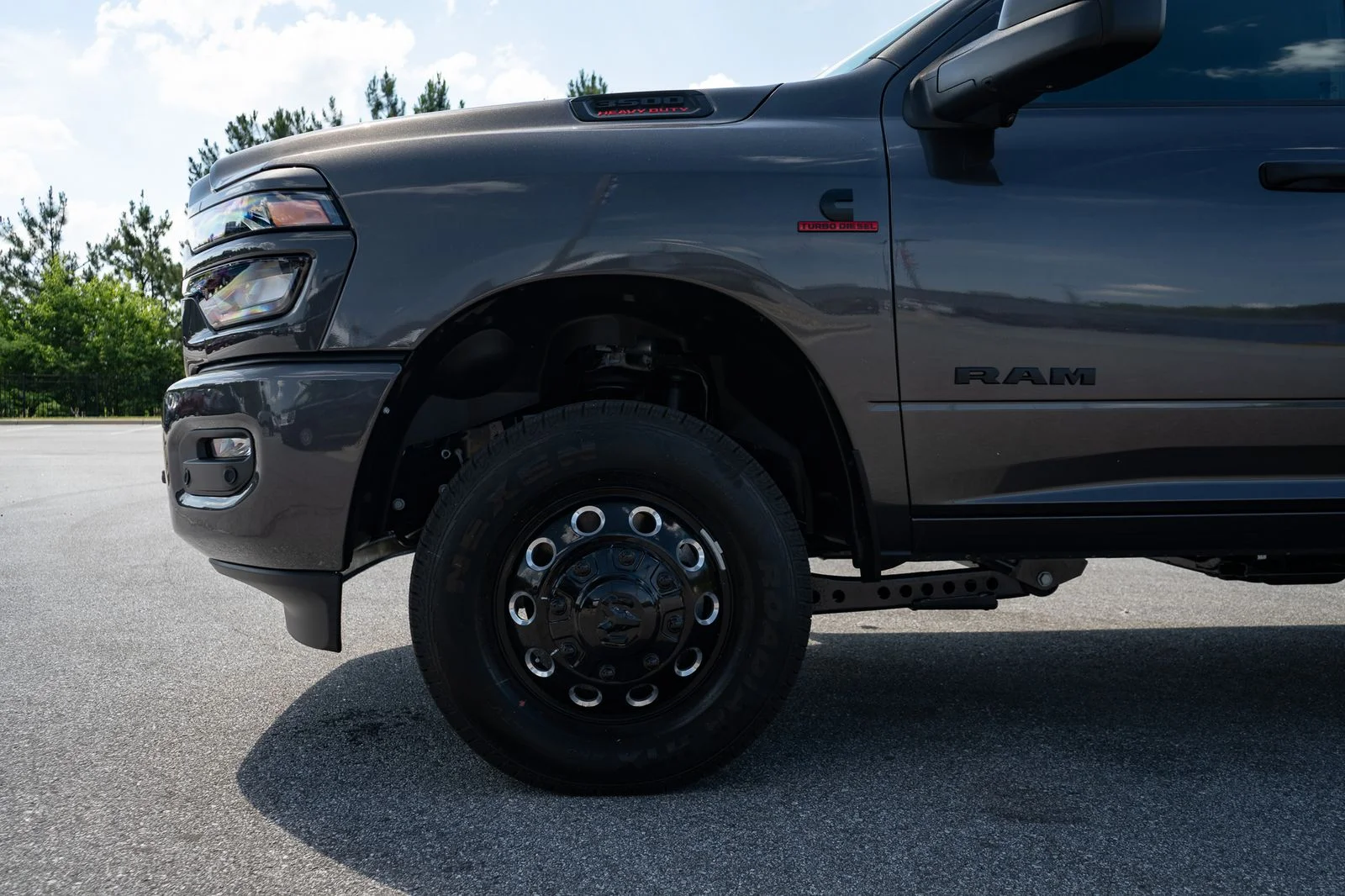 New 2026 Granite Crystal Metallic Clear-Coat Exterior Paint RAM Big Horn image 4