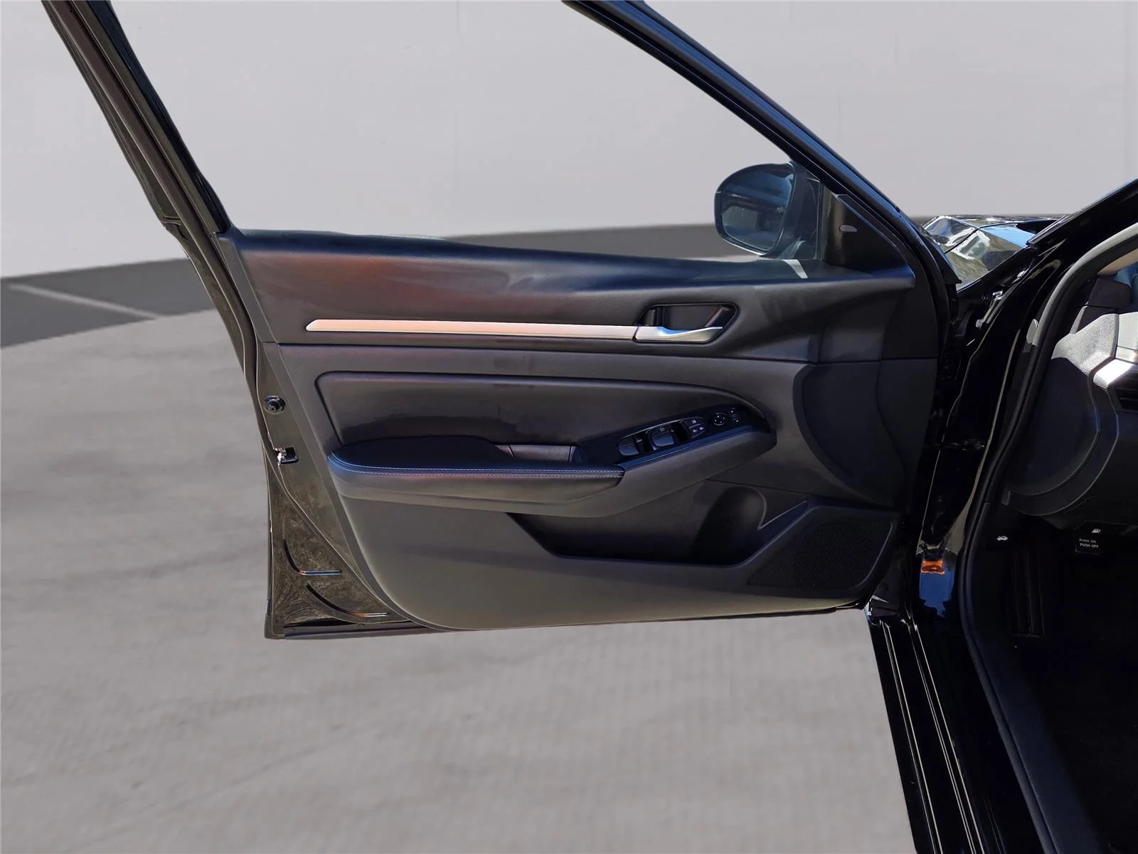 2023 Nissan Altima SV - Photo 11