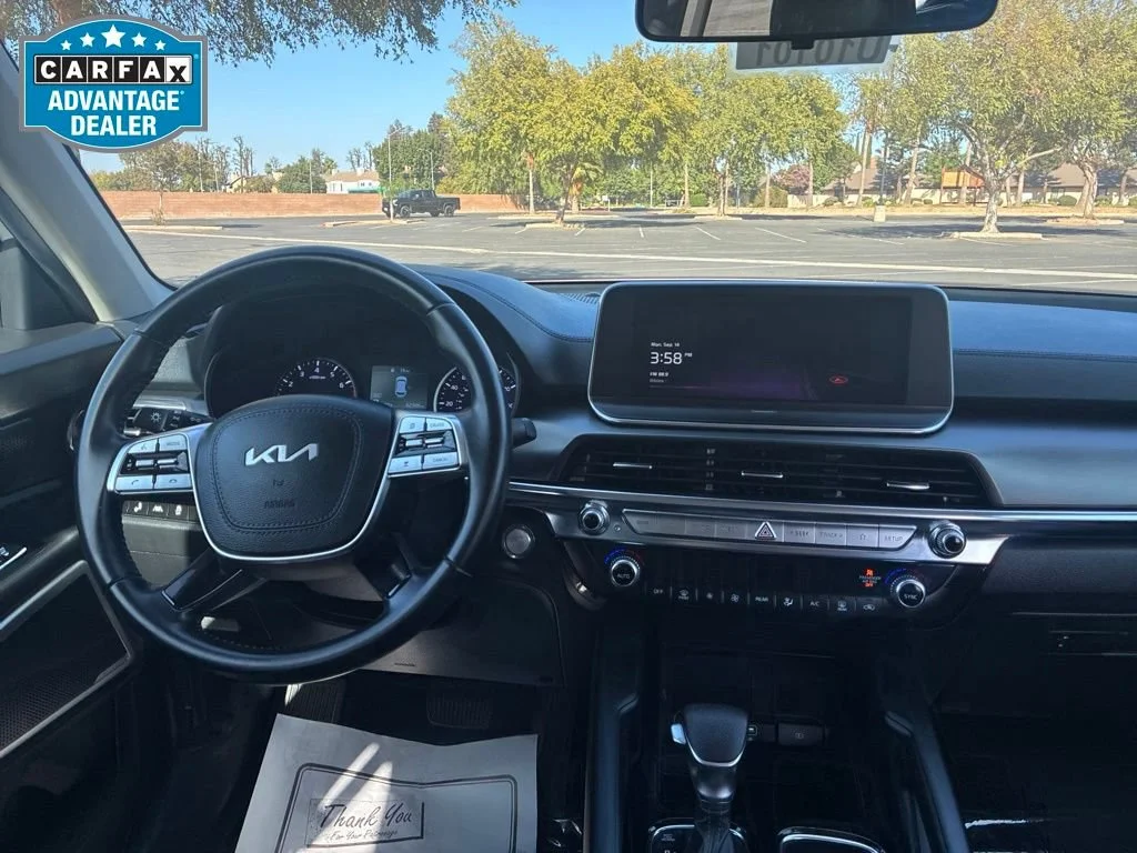 Used 2022 Glacial White P Kia LX image 30