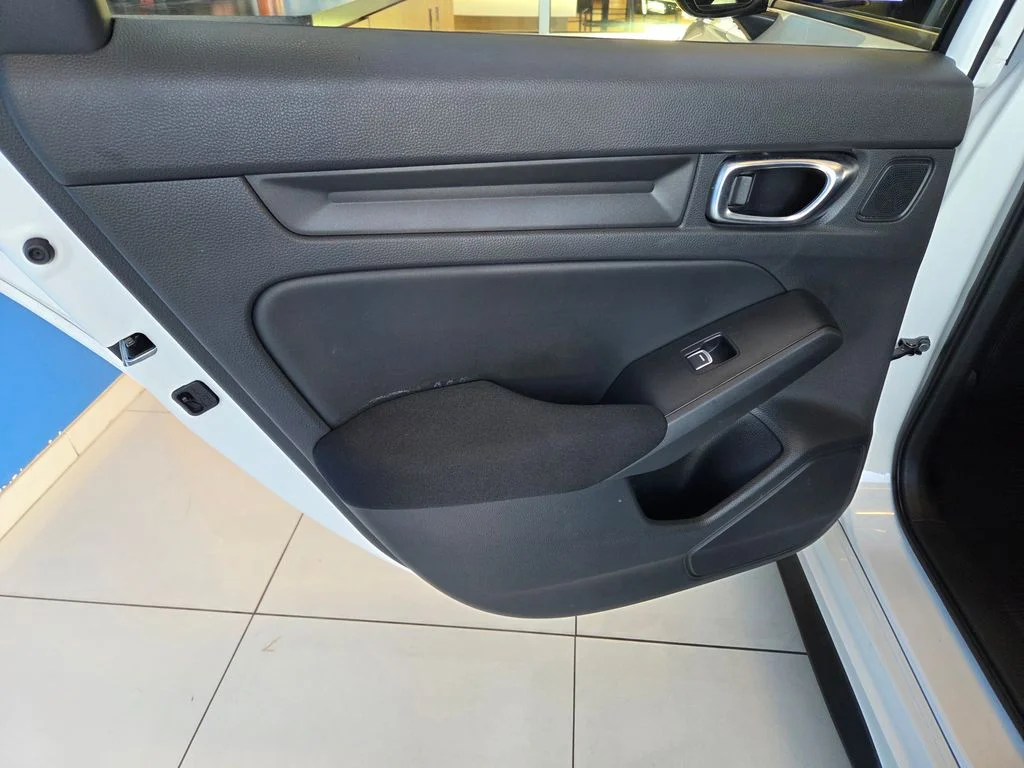 2025 Honda Civic Hatchback Sport - Photo 15