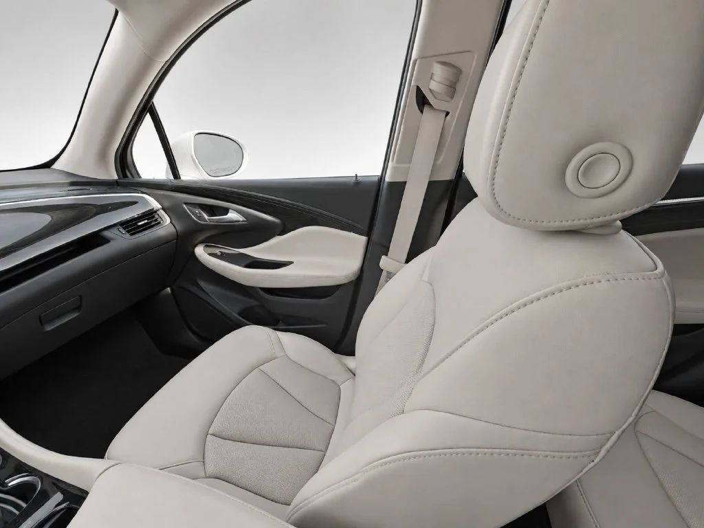 Used 2019 White Buick Essence image 31