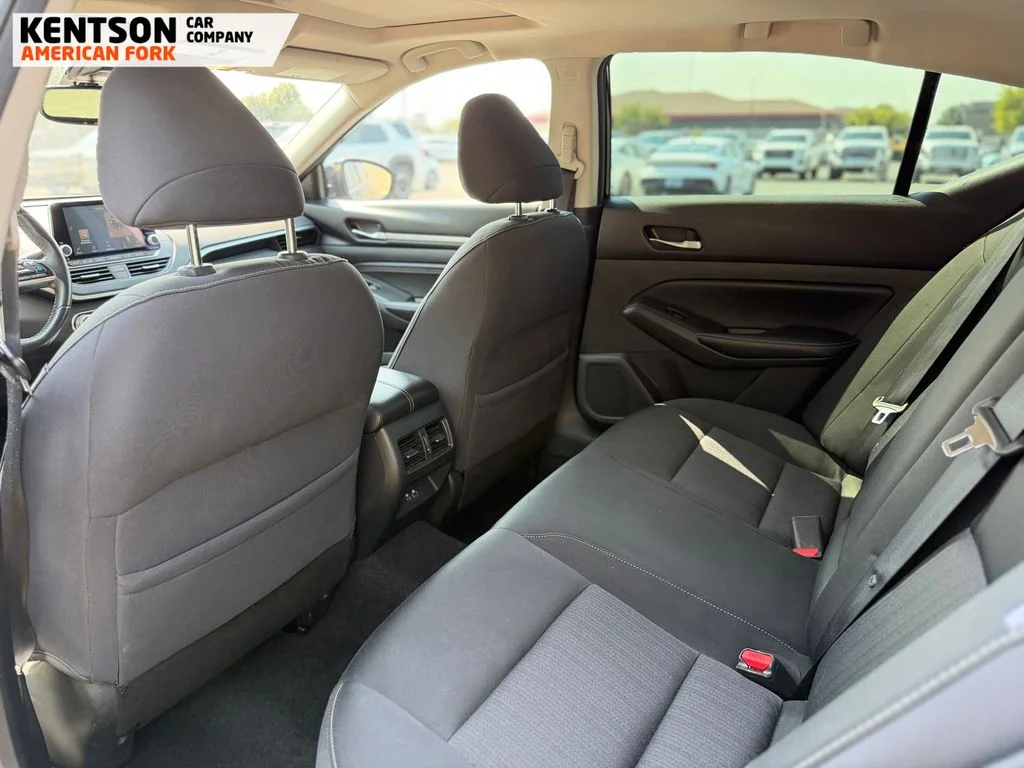 Used 2019 Black Nissan 2.5 SV image 30