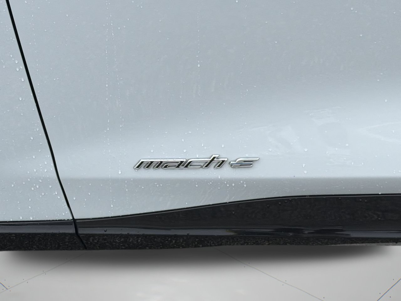 Used 2023 White Metallic Ford Premium image 10