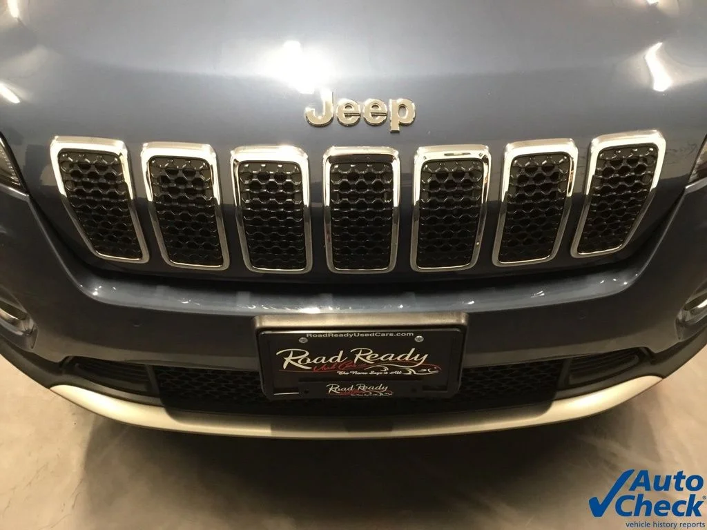 Used 2019 Blue Jeep Limited image 17
