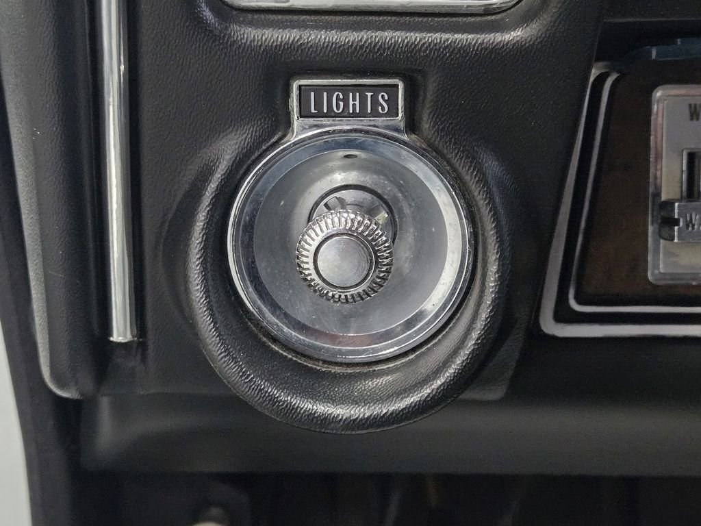 Used 1970 White Oldsmobile Convertible image 19