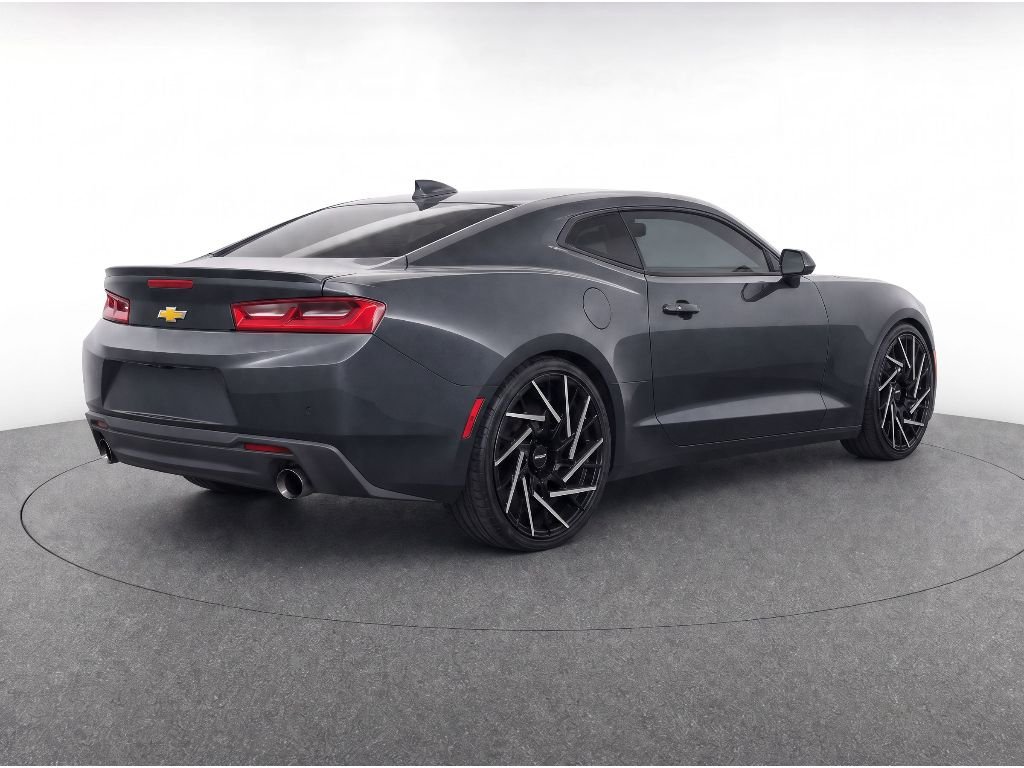 Used 2018 NIGHTFALL GRAY METALLIC Chevrolet 1LT image 4